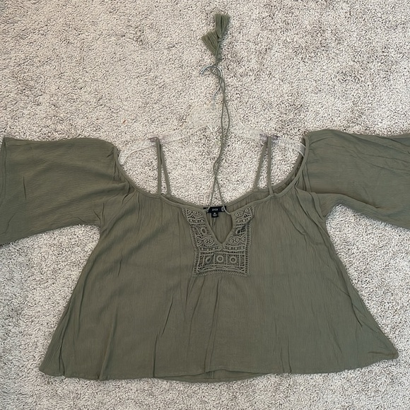 Iris Blouse - Picture 5 of 9